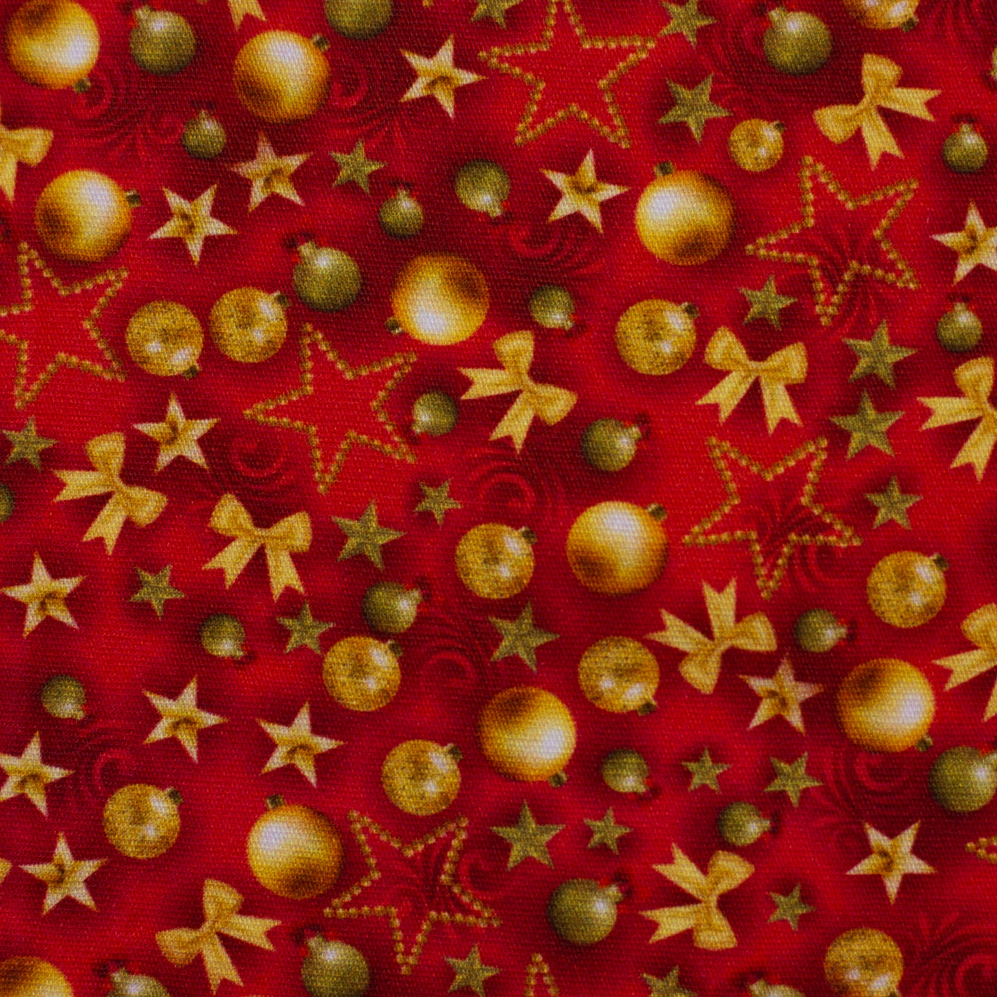 Baumwollwebware „Merry Christmas“ – kleine Kugeln, Schleifen & Sterne auf Rot, Swafing
