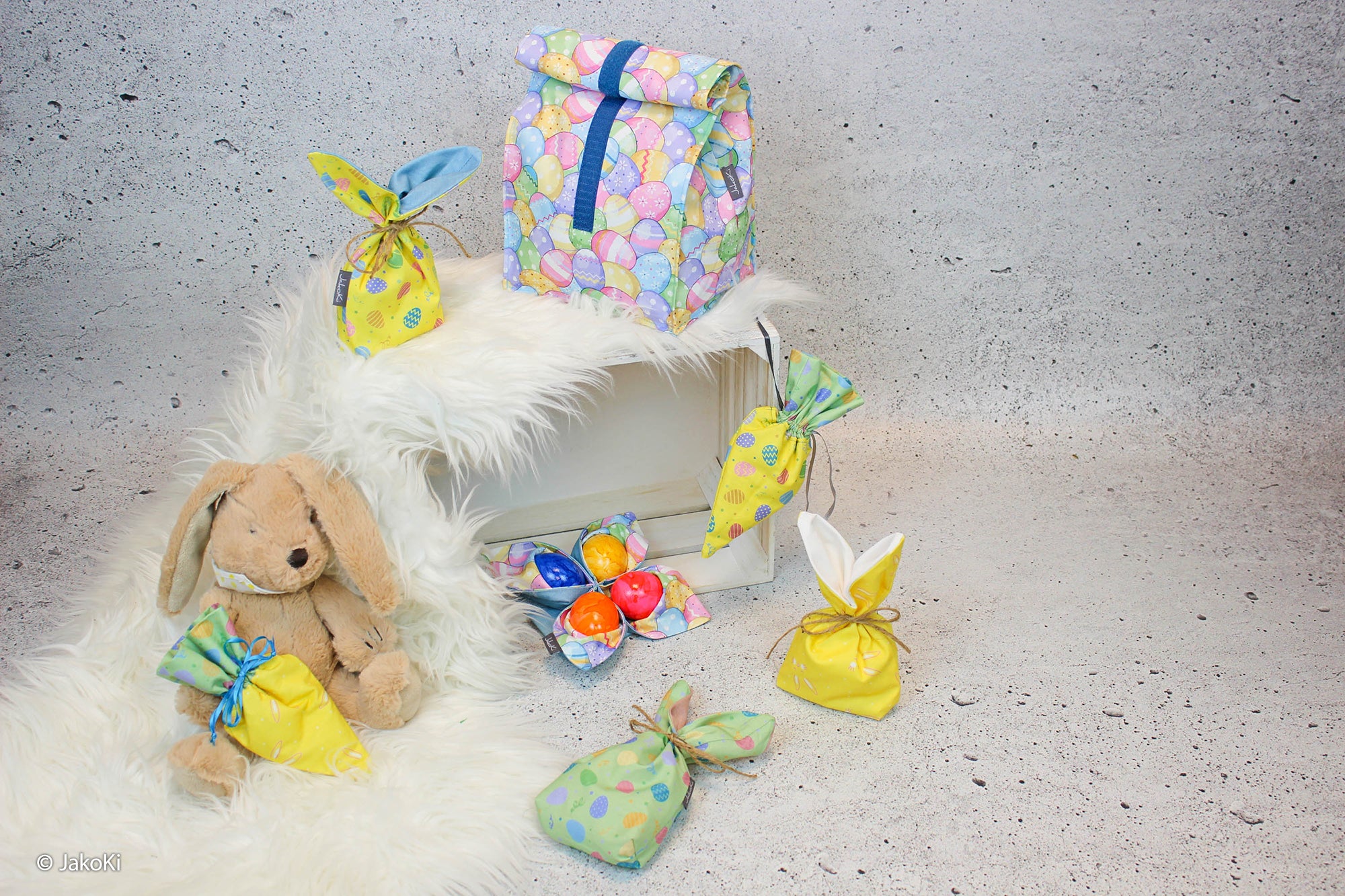 Baumwoll Webware Happy Easter Ostereier weiss