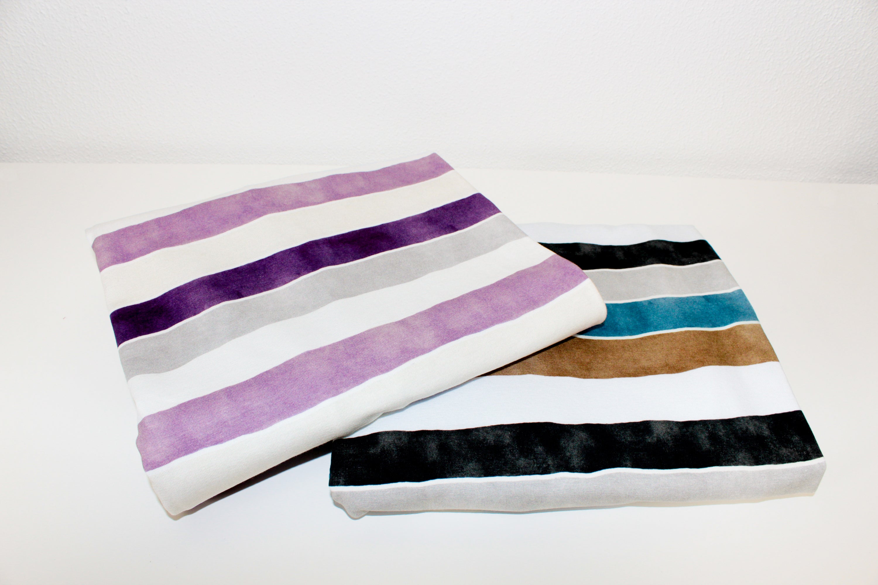 Baumwolljersey „Cats & Dogs“ Streifen by Sabine Marschall, Swafing, Lila