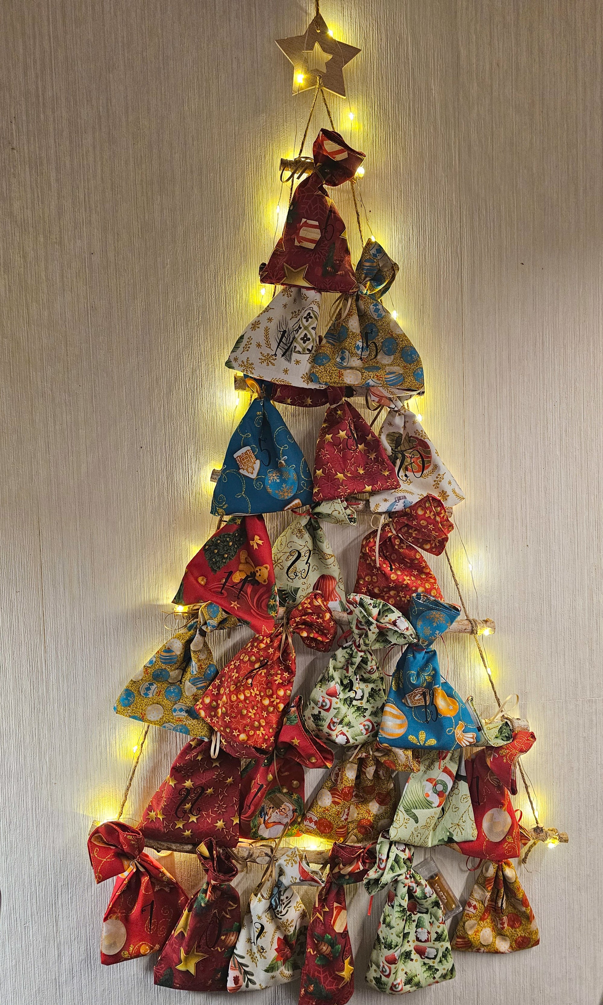 Baumwollwebware „Merry Christmas“ – kleine Wichtel & Tannenbäume, Swafing