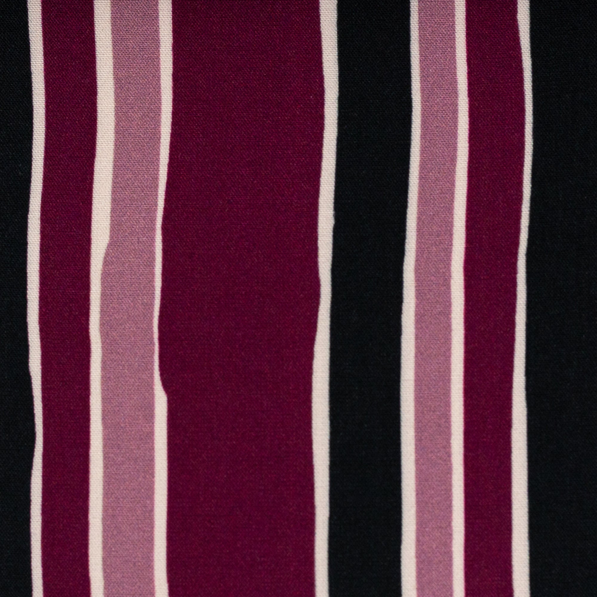 Antonia, Viskose Webware 400639 Längsstreifen, rosa/schwarz/beere