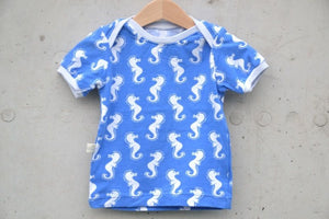 Papierschnitt Baby-Basic-Shirt + Booklet