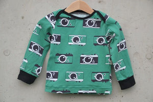 Papierschnitt Baby-Basic-Shirt + Booklet